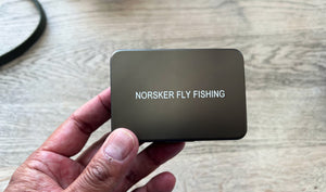 NORSKER Aluminium Pocket Fly Box + 6 giftige tør fluer